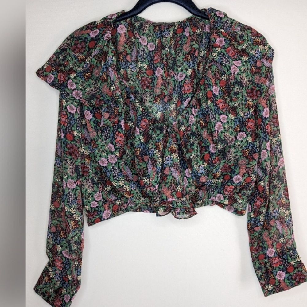 Dress Forum floral ruffle Top V-neck, cropped size medium
